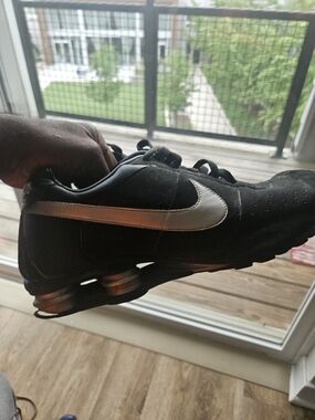 Nike Men’s Black Athletic Shoes with Silver Swoosh